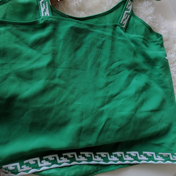Francesca's Green Strap Crop Top - Picture 2 of 4